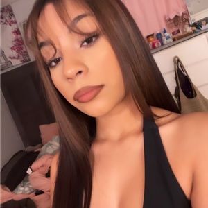 Meet your Posher, Victoria
